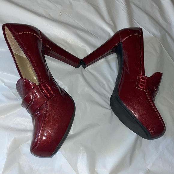 ….ME TOO SPARKLY PATENT LEATHER RED HEELS BNWOT - Picture 2 of 5